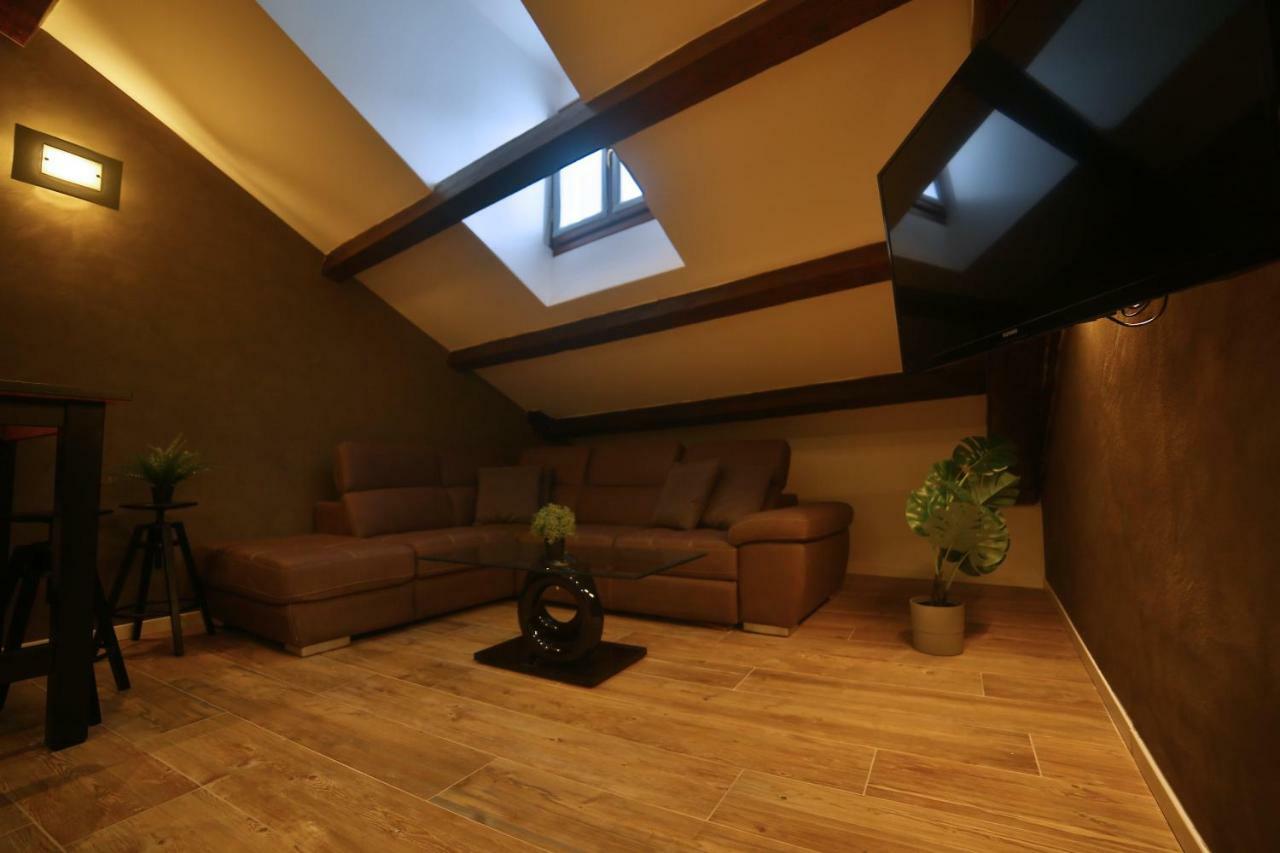 Moscova Attic Near Duomo Apartment Милано Екстериор снимка