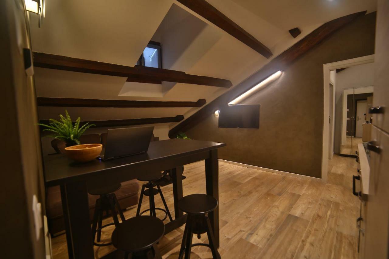 Moscova Attic Near Duomo Apartment Милано Екстериор снимка